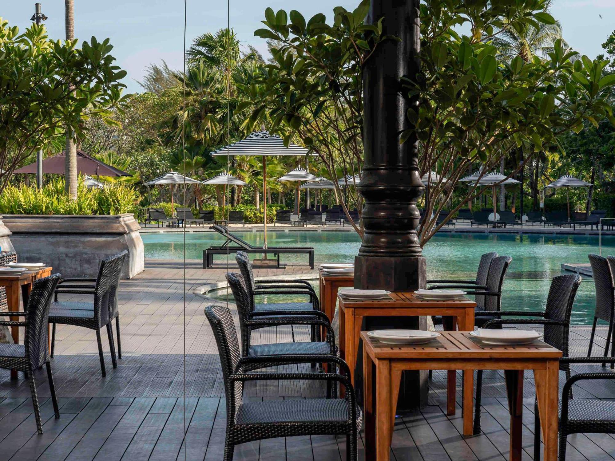 Pullman Phuket Karon Beach Resort Exterior photo