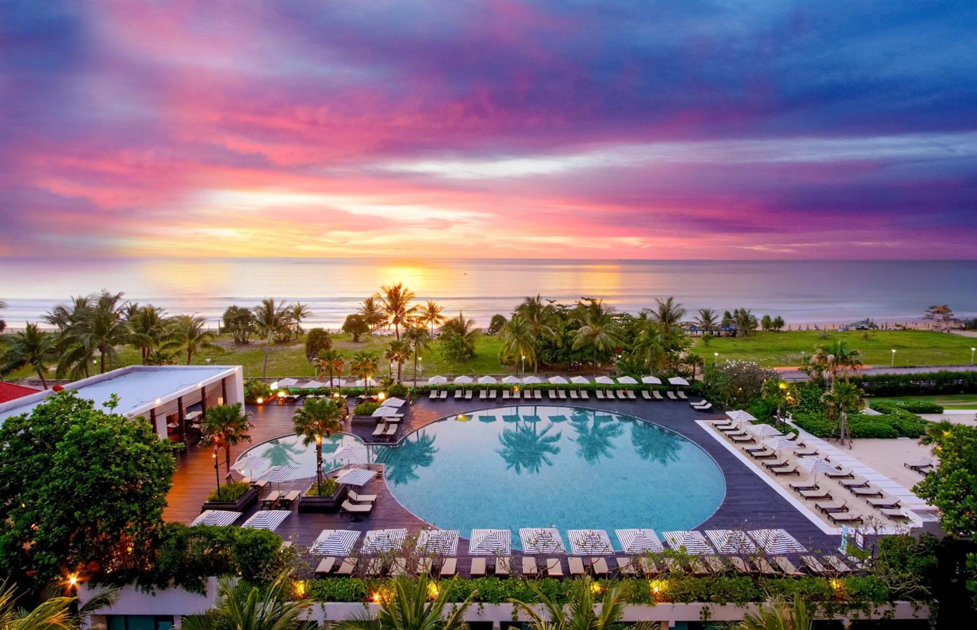 Pullman Phuket Karon Beach Resort Exterior photo